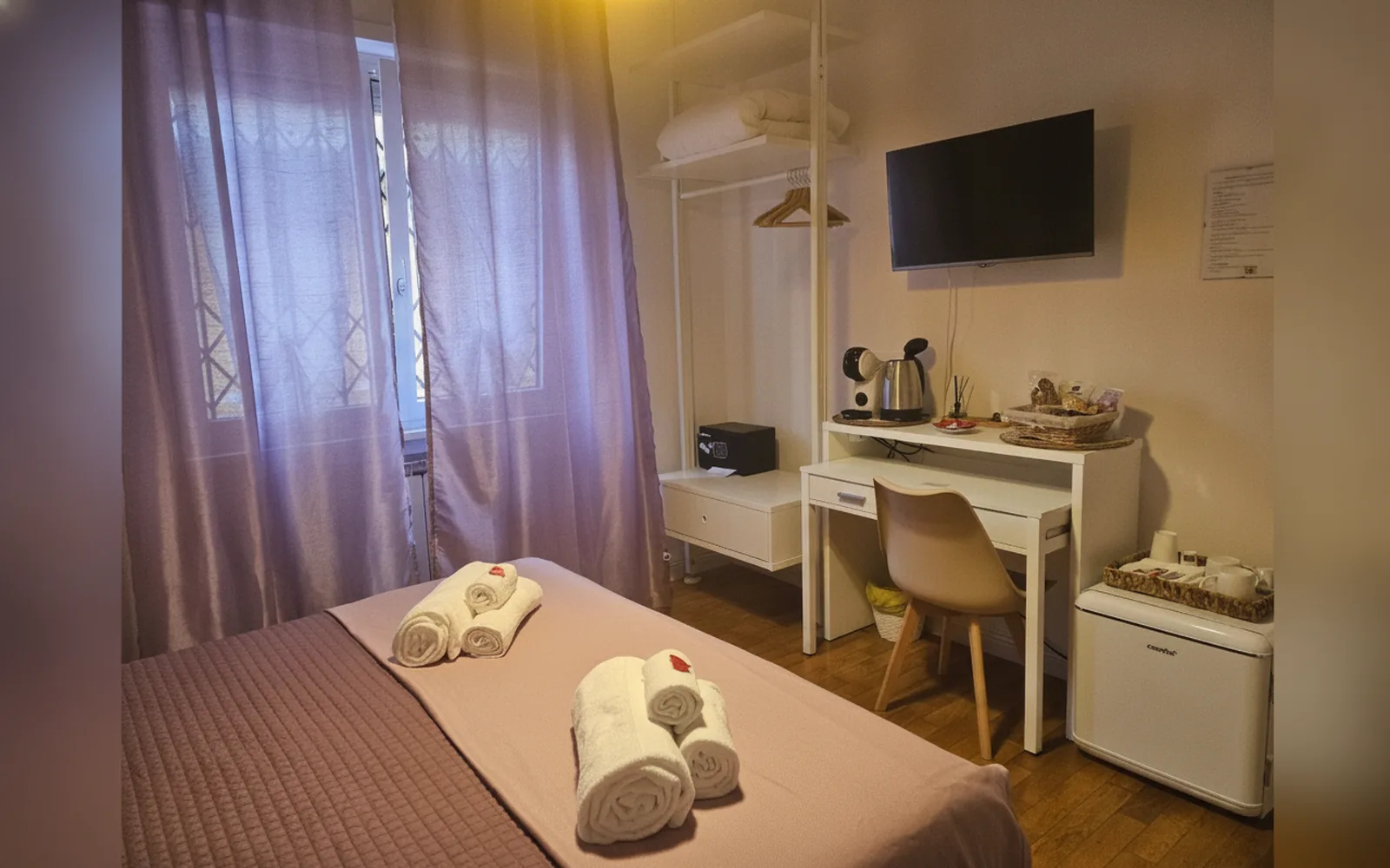 Camera con bagno privato — B&B CasaBentivoglio, roma (roma) (Lazio) (foto 29)